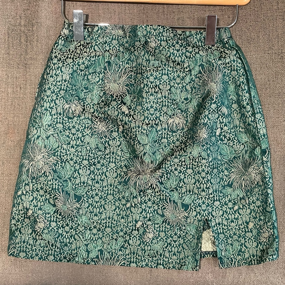 Brandy Melville Skirt! 💚